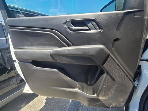 Used 2025 Chevrolet Colorado W/T AWD/4WD image 15