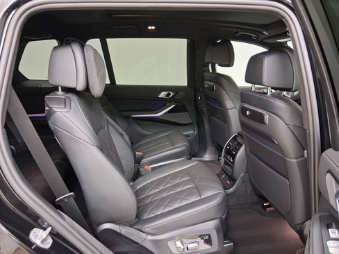 Certified 2023 BMW X7 xDrive40i w/ M Sport Package AWD/4WD image 35