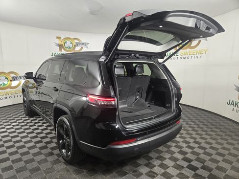 Used 2023 Jeep Grand Cherokee L Limited w/ Luxury Tech Group II image 34