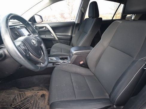 Used 2018 Toyota RAV4 XLE image 6