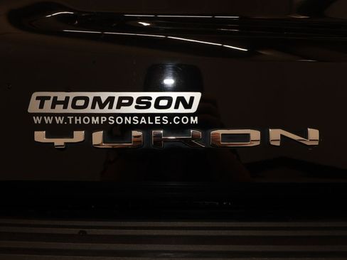 Used 2021 GMC Yukon XL Denali w/ Denali Premium Package AWD/4WD image 37