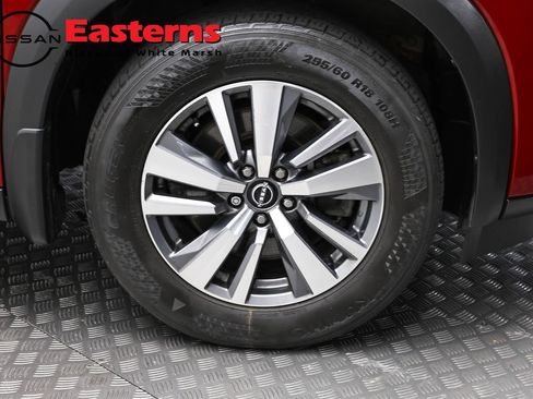 Used 2023 Nissan Pathfinder SL w/ Lighting Package (N92) AWD/4WD image 27