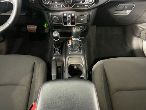 Used 2021 Jeep Wrangler Unlimited Sport image 17