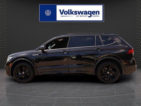 Certified 2023 Volkswagen Tiguan SE R-Line image 5