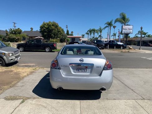 Used 2012 Nissan Altima 2.5 S w/ Convenience Pkg FWD image 3
