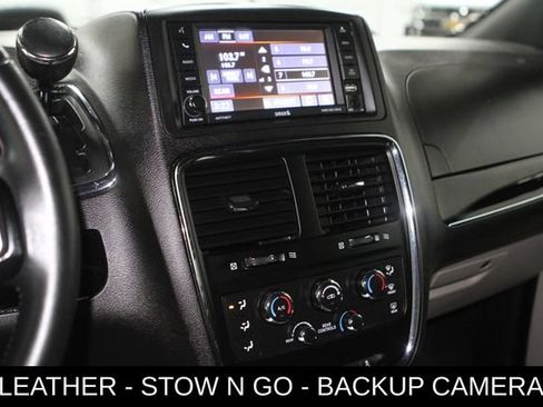 Used 2018 Dodge Grand Caravan SXT FWD image 19