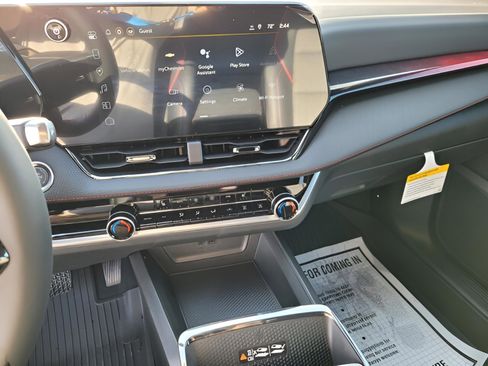 New 2026 Chevrolet Equinox RS w/ LPO, Floor Liner Package image 6