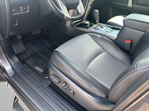 Used 2023 Toyota 4Runner SR5 Premium image 27