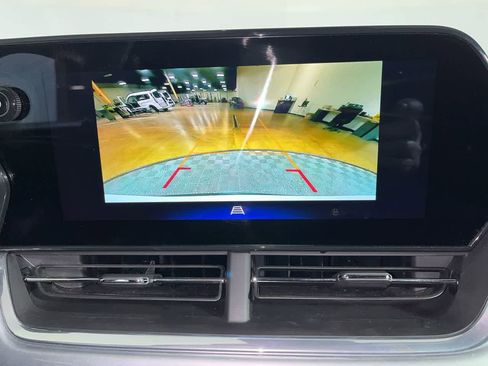 Used 2024 Chevrolet Trax LT image 19