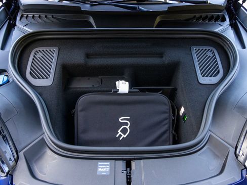 Certified 2025 Porsche Macan 4 Electric image 57