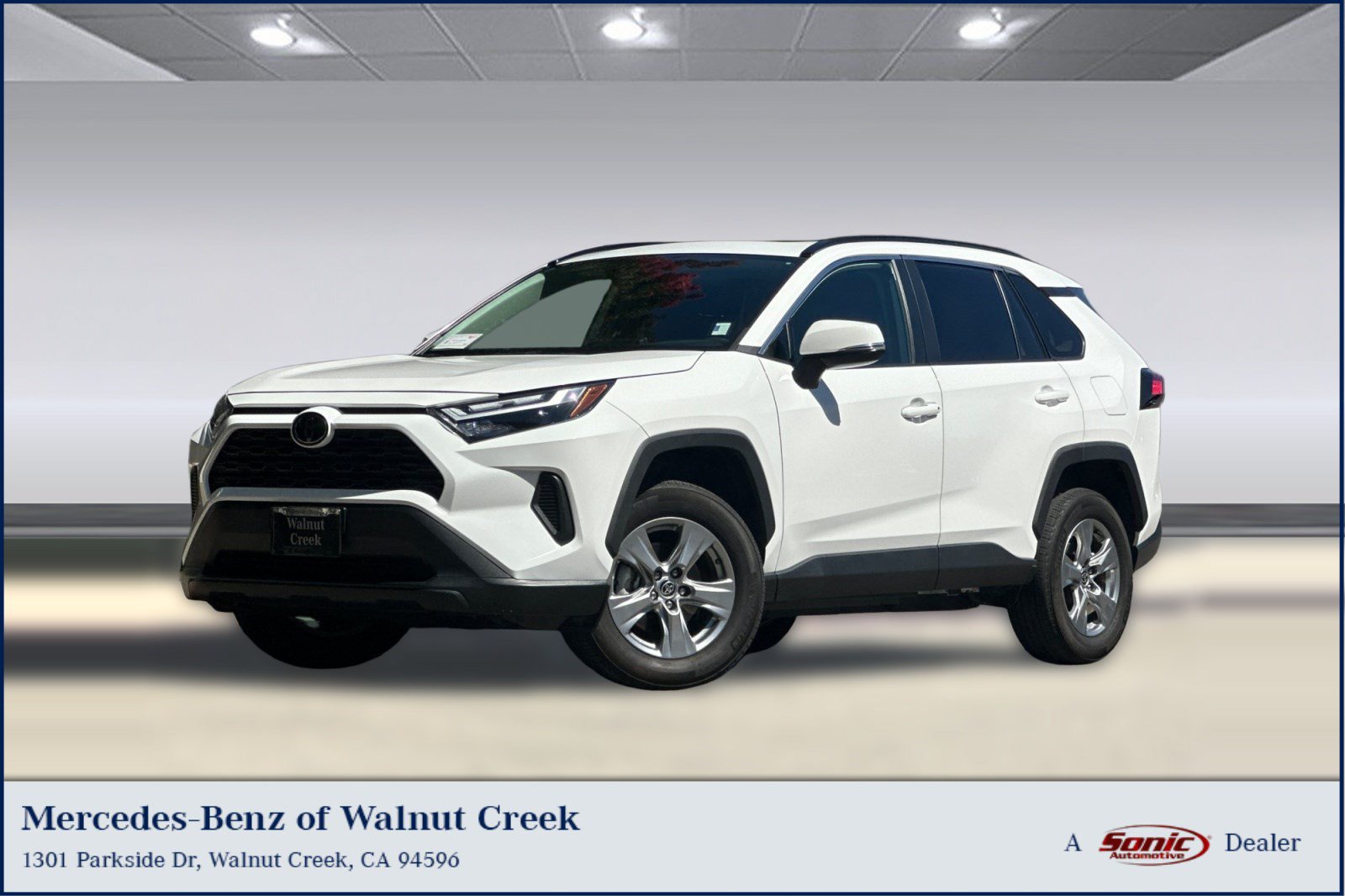 Used 2024 Toyota RAV4 XLE w/ Convenience Package FWD image 1