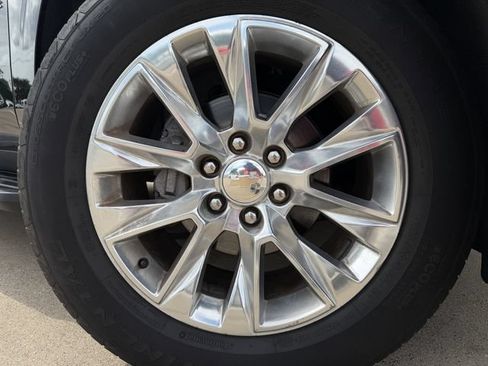 Used 2024 Chevrolet Tahoe Premier AWD/4WD image 10