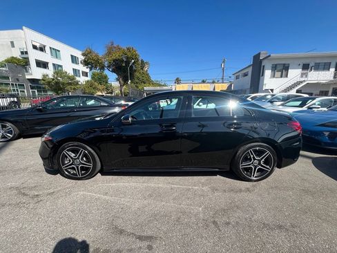 Used 2022 Mercedes-Benz A 220 w/ AMG Line image 9