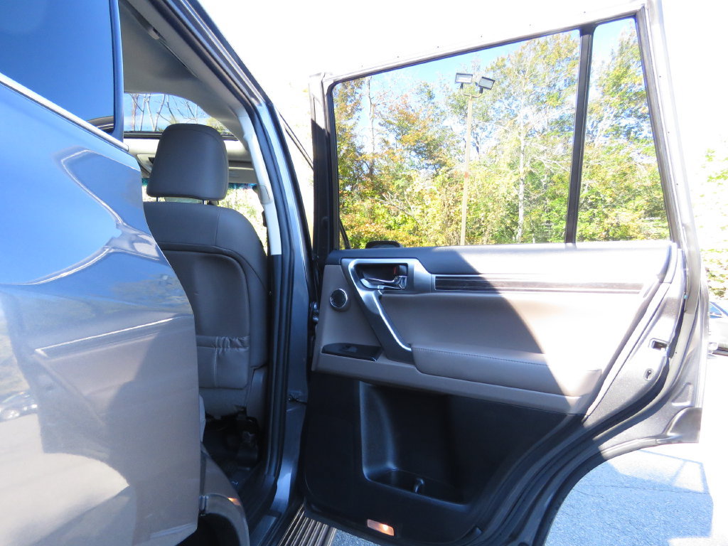 Used 2022 Lexus GX 460 Premium w/ Premium Plus Package AWD/4WD image 15