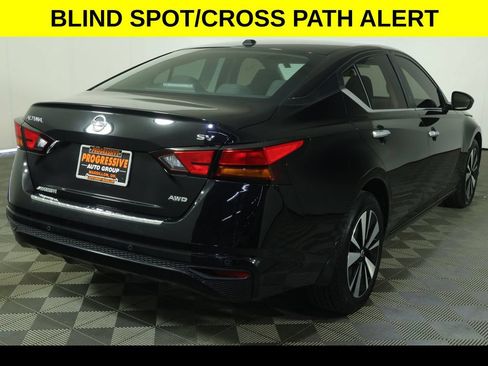 Used 2022 Nissan Altima 2.5 SV AWD/4WD image 8
