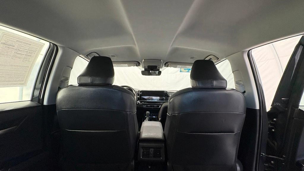 Used 2025 Toyota Camry XLE FWD image 27