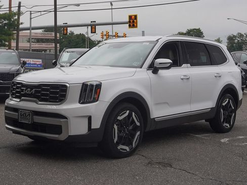 Used 2024 Kia Telluride S AWD/4WD image 8