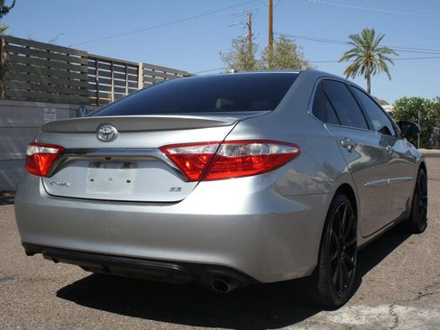 Used 2015 Toyota Camry SE FWD image 4