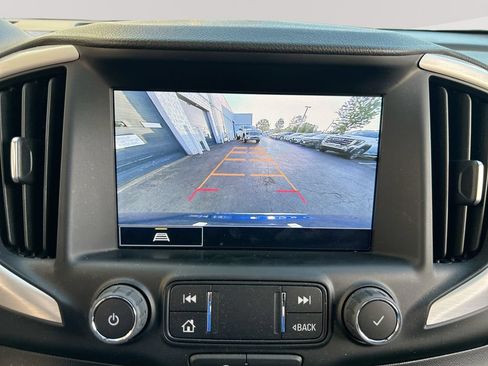 Used 2022 GMC Terrain SLT w/ Infotainment Package II AWD/4WD image 19
