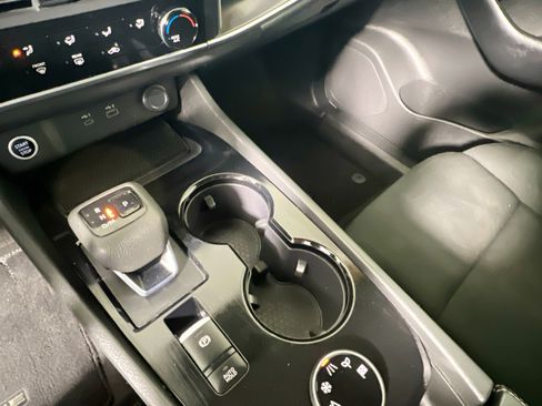 Used 2023 Nissan Rogue S image 26