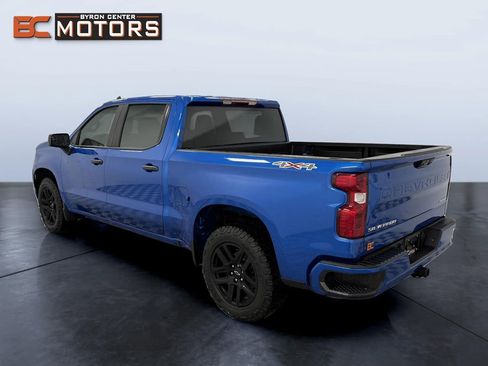 Used 2022 Chevrolet Silverado 1500 Custom image 4