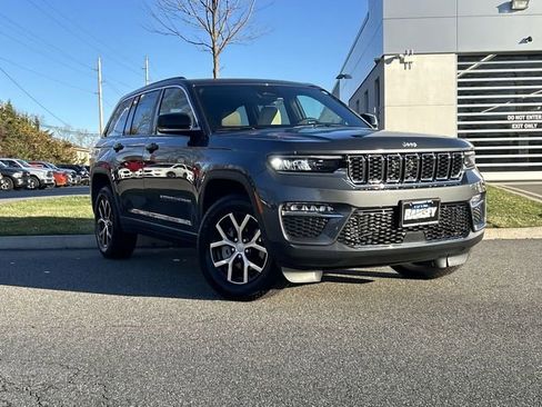 Used 2025 Jeep Grand Cherokee Limited image 1