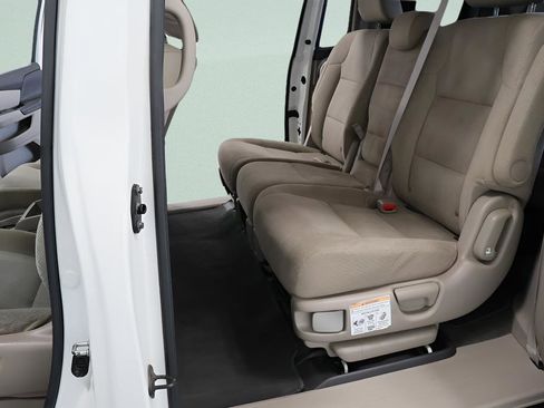 Used 2017 Honda Odyssey SE image 21