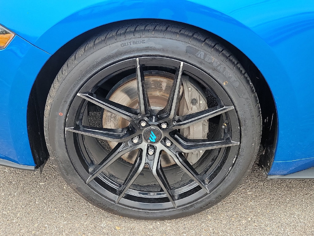 Used 2021 Ford Mustang GT Premium w/ Equipment Group 401A RWD image 17