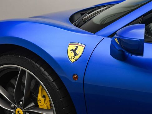 Used 2018 Ferrari 488 Spider Blu Corsa image 37