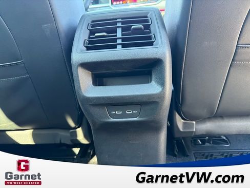 Used 2025 Volkswagen Tiguan SE R-Line image 34