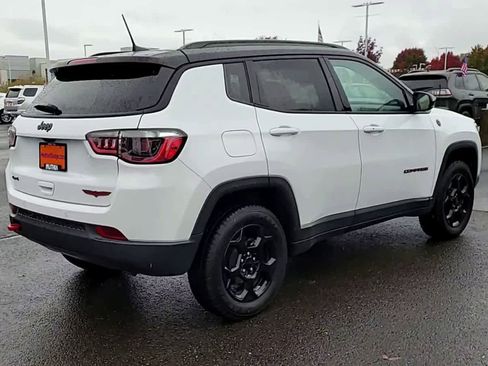 Used 2023 Jeep Compass Trailhawk image 8