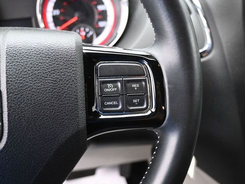 Used 2016 Dodge Grand Caravan SE FWD image 23