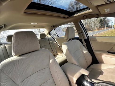 Used 2016 Honda Accord EX image 29