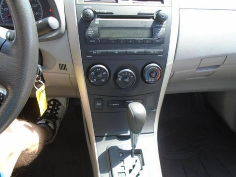 Used 2009 Toyota Corolla LE w/ All Weather Guard Pkg FWD image 15