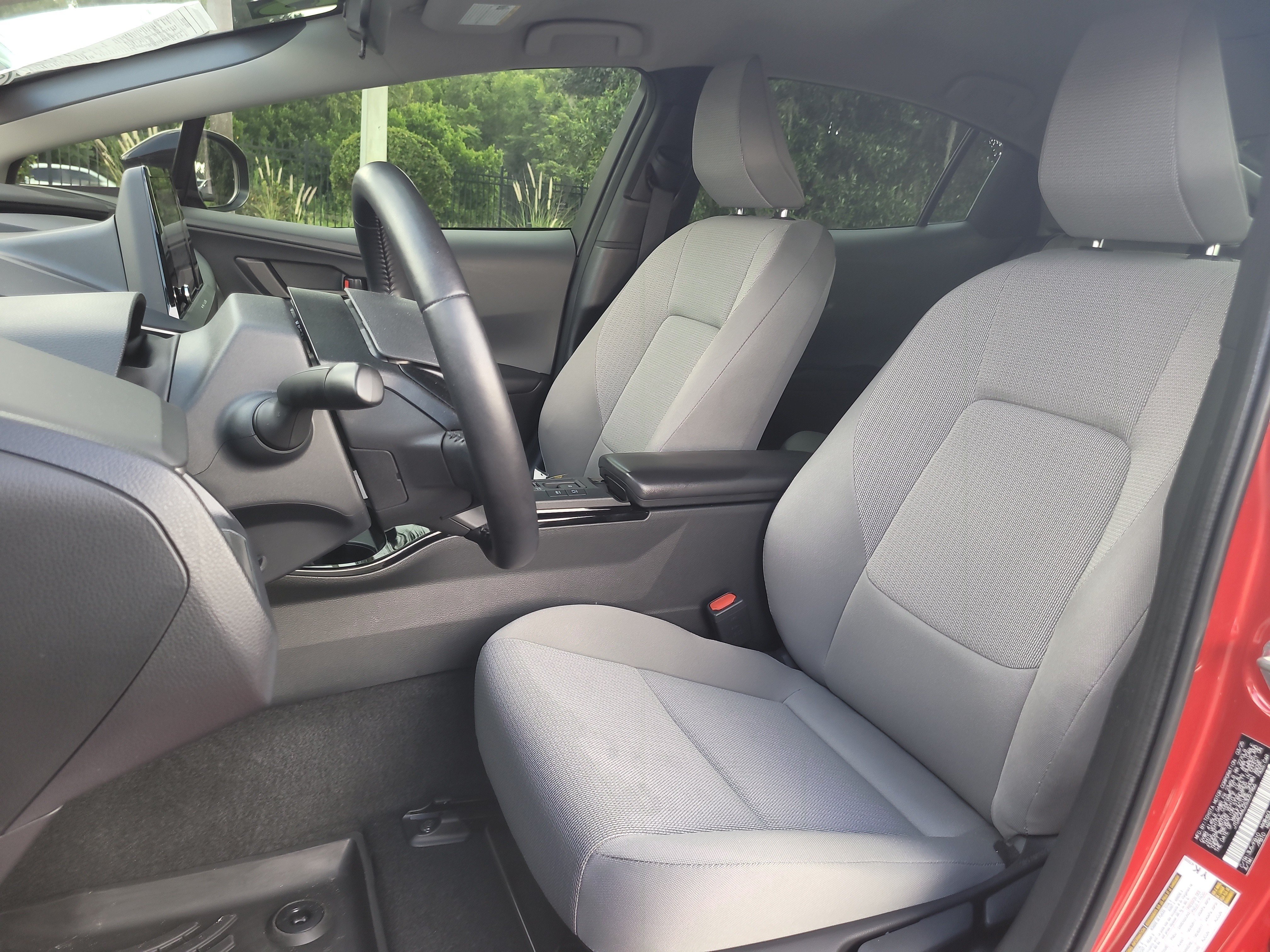 Certified 2025 Toyota Prius LE FWD image 20