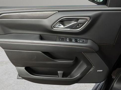 Used 2024 GMC Yukon AT4 AWD/4WD image 17