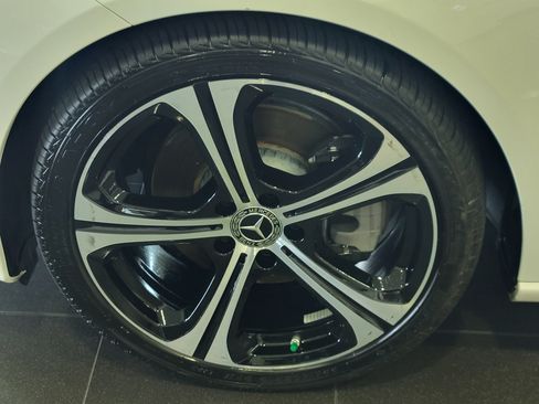 Used 2025 Mercedes-Benz C 300 Sedan image 7