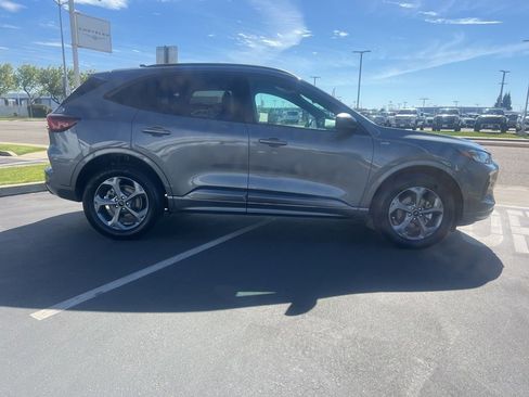 Used 2024 Ford Escape ST-Line image 9