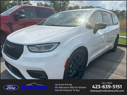 Used 2025 Chrysler Pacifica Limited