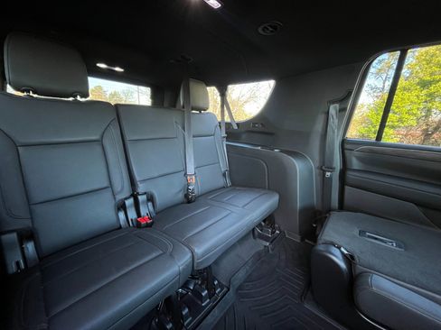 Used 2024 Chevrolet Suburban LT image 43