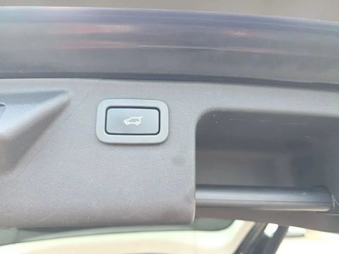Used 2019 Land Rover Discovery Sport HSE AWD/4WD image 55