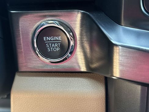 Used 2024 Ford F250 Lariat w/ Chrome Package AWD/4WD image 17