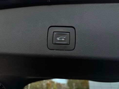 Used 2023 Buick Encore GX Essence w/ Experience Buick Package image 10