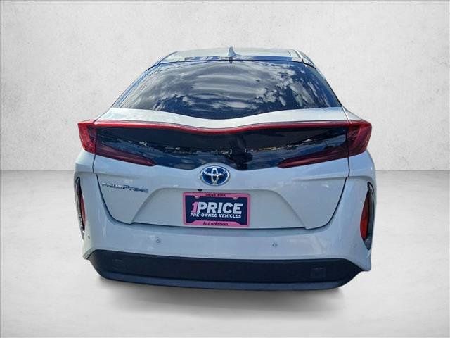 Used 2017 Toyota Prius Prime Advanced w/ Carpet Mat Package FWD image 7