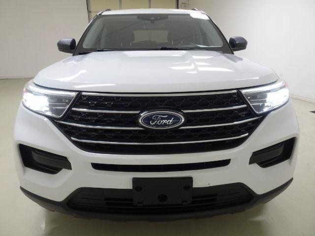 Used 2021 Ford Explorer XLT RWD image 2