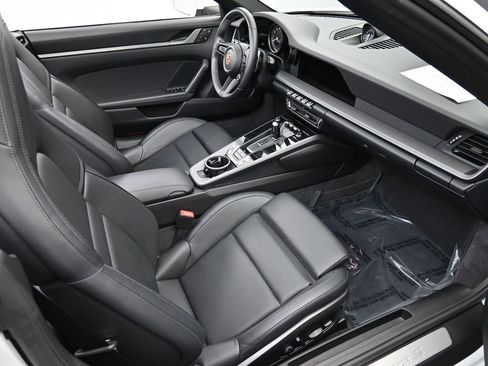 Used 2024 Porsche 911 Carrera S image 8