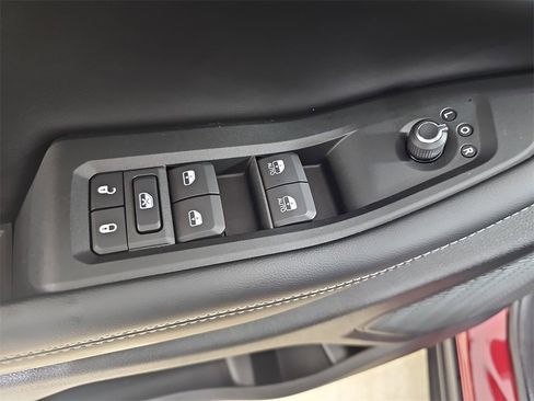 Used 2025 Jeep Grand Cherokee Limited image 32