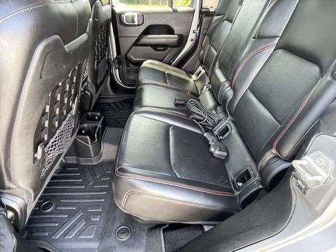 Used 2020 Jeep Gladiator Rubicon AWD/4WD image 13