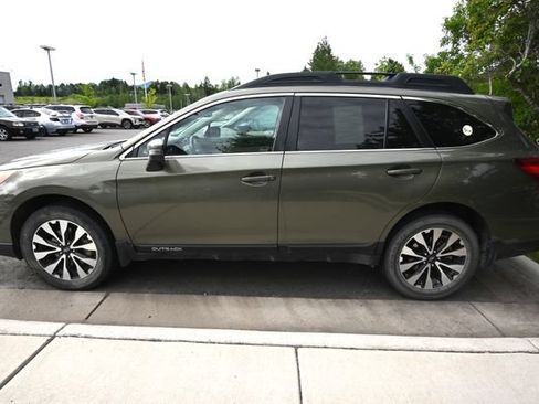 Used 2016 Subaru Outback 2.5i Limited AWD/4WD image 2