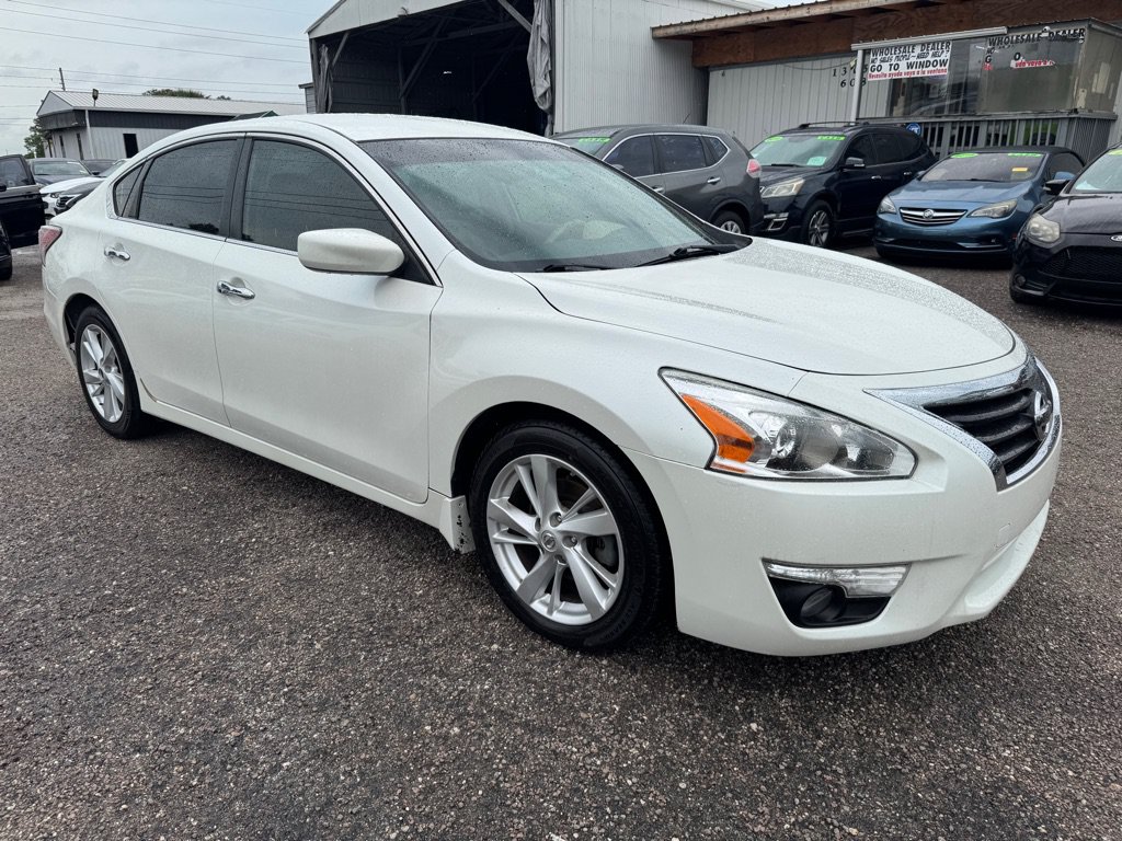 Used 2015 Nissan Altima 2.5 SV FWD image 1